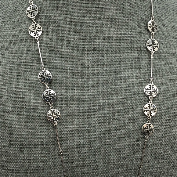 Tory Burch Signature Link Disc Logo Necklace - Picture 3 of 6